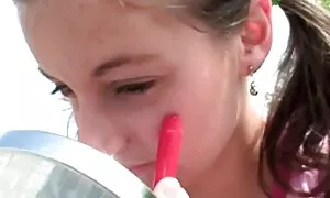Kecil molek berbulu  ...