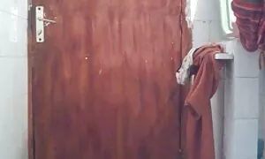 Pertunjukan dubur Ar ...