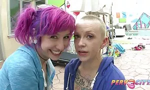Dubur keriting Paige ...